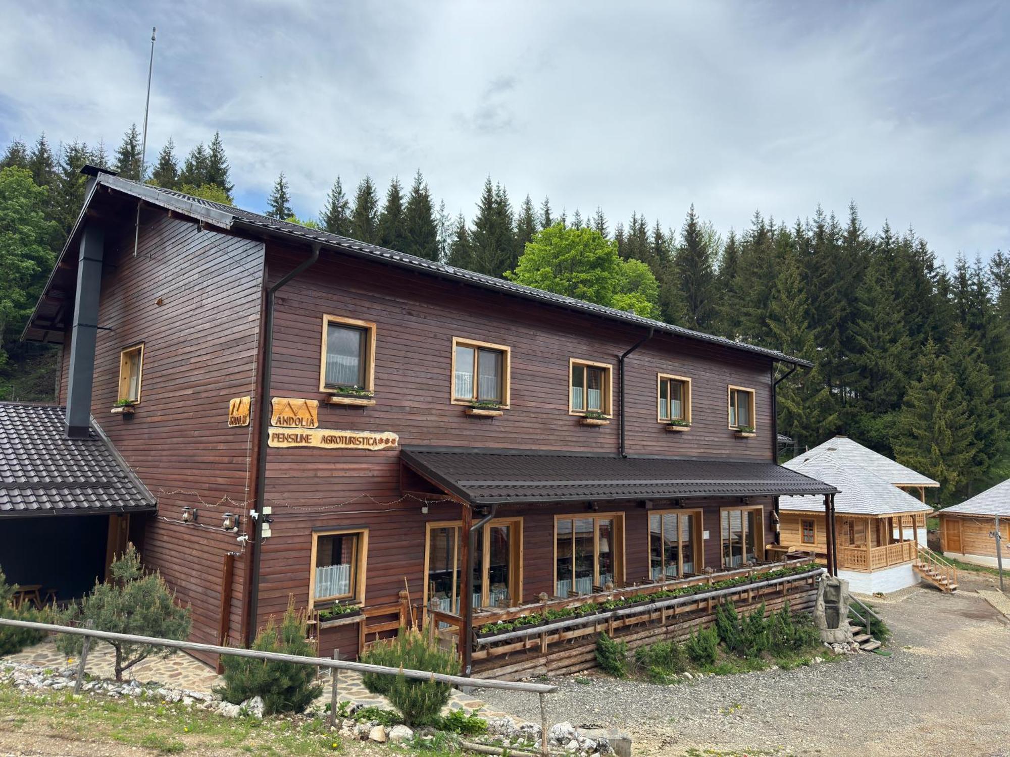 Andolia Lodge *