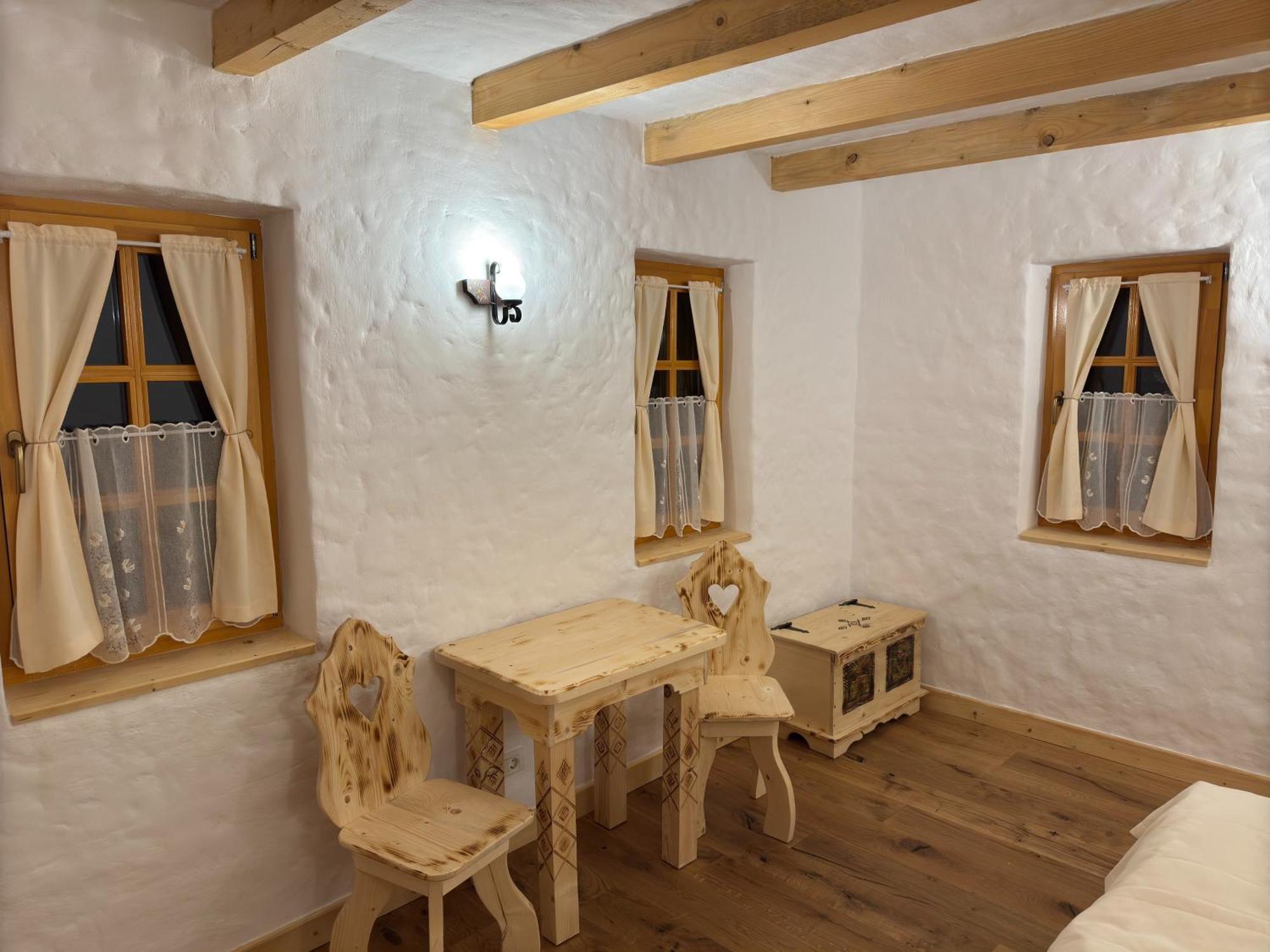 Andolia Lodge
